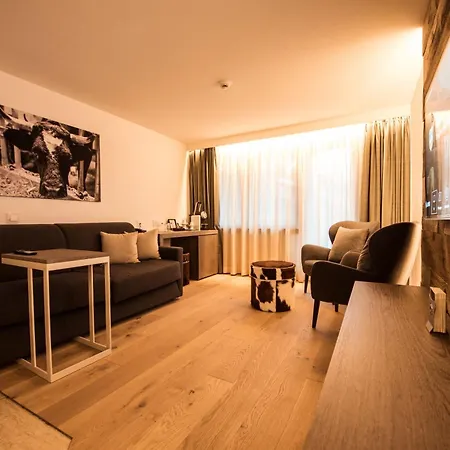 Daniela Hotel