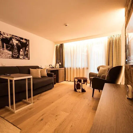 Daniela Hotel