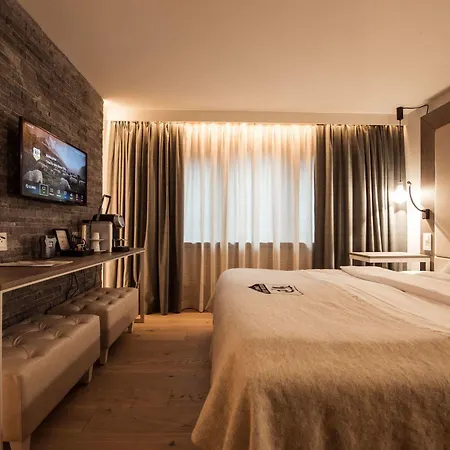 Hotel Daniela 4*